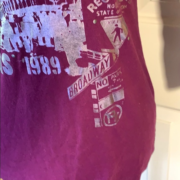 DKNY  jeans small long sleeve NYC tee - Picture 4 of 7